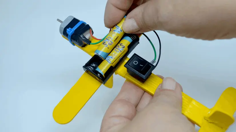 Como fazer um avião com palito de picolé!