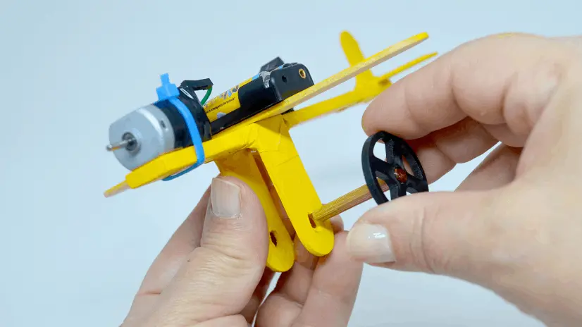 Como fazer um avião com palito de picolé!