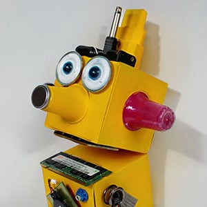 Fábrica de Brinquedos e seu Robô Falante